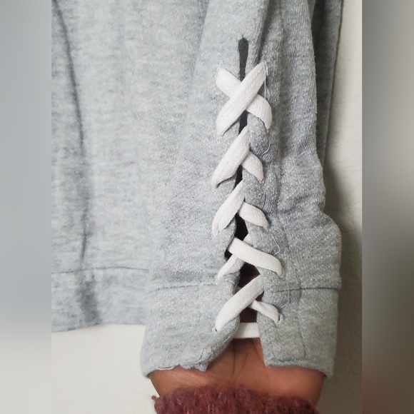 Women's sweater - Picture 2 of 3